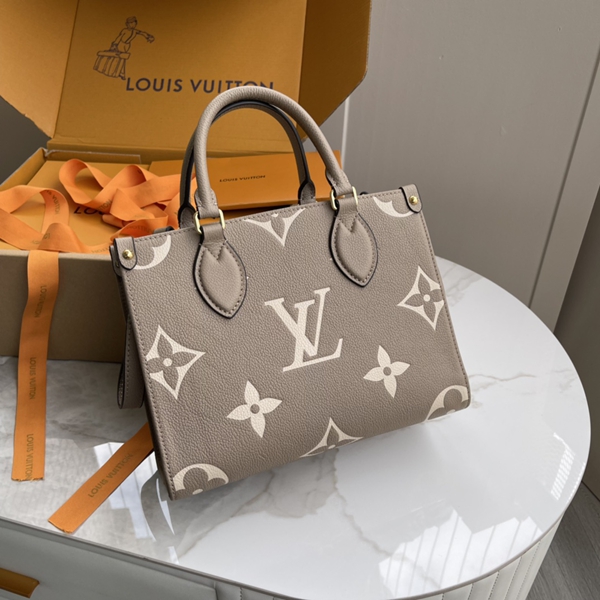 ルイヴィトンバッグ背面デザイン